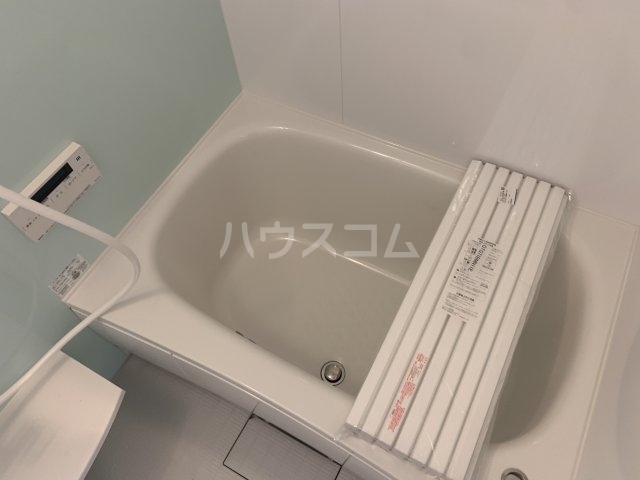 ����23