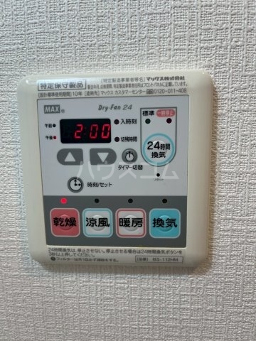 ����16