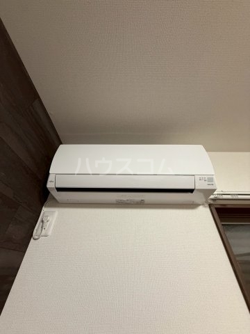 ����17