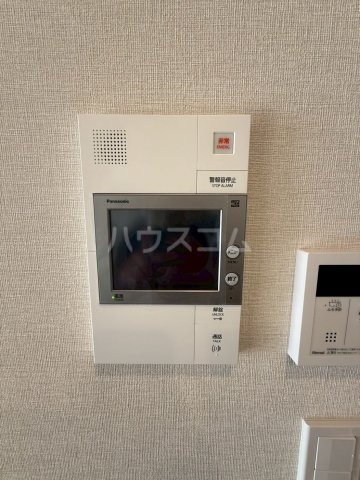 ����12