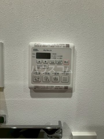 ����17