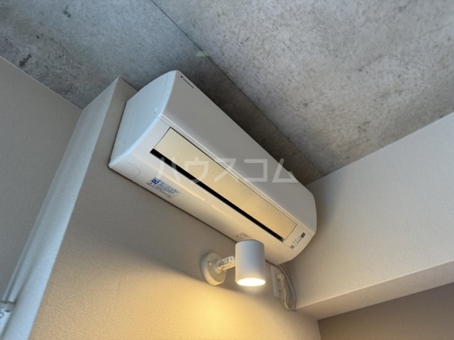 ����10