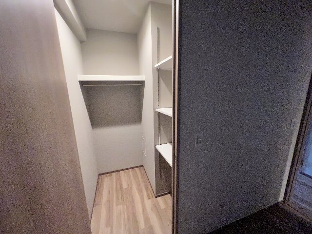 ����8