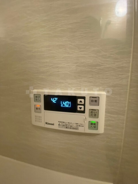 ����21