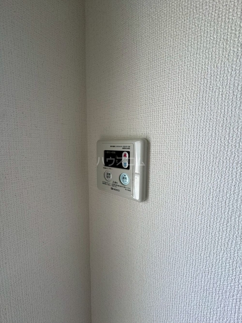 ����9