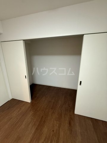 ����5