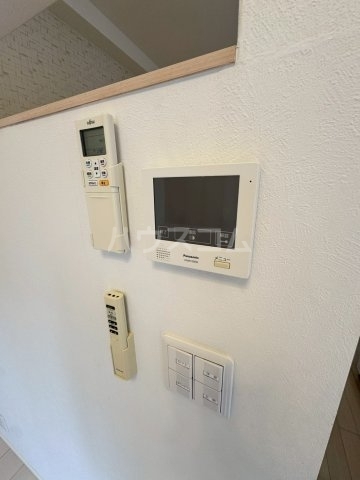 ����11