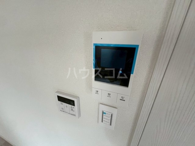 ����10