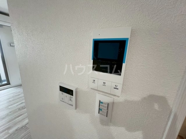 ����10