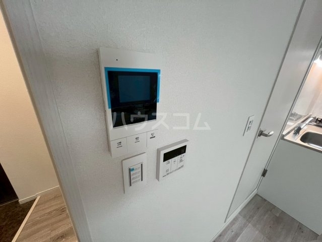 ����10
