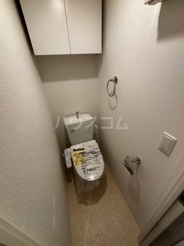 ����4