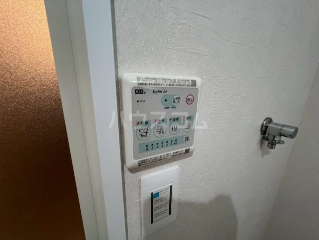 ����24