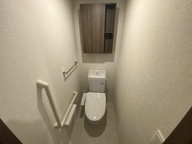 ����5