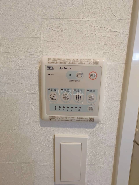 ����25