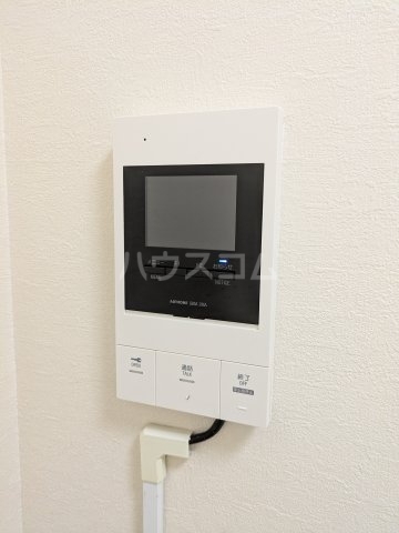 ����10