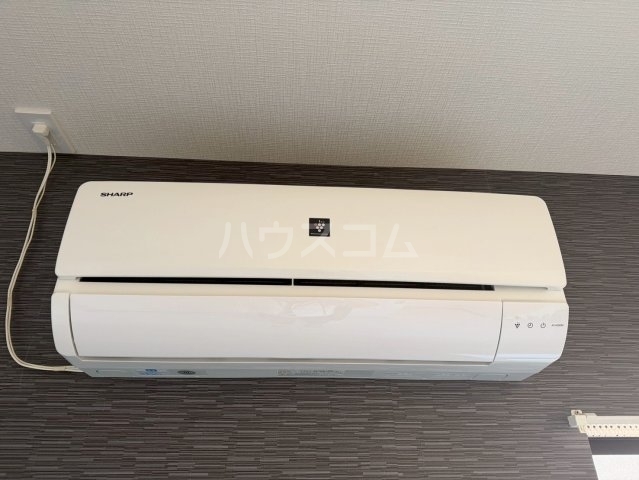 ����12