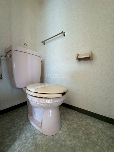 ����4