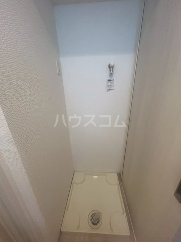 ����16