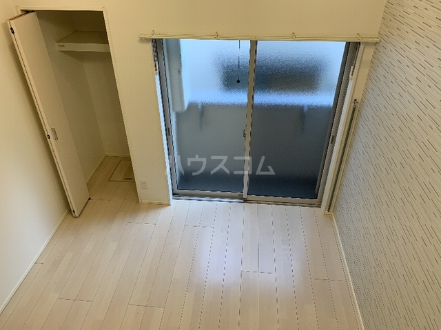 ����7