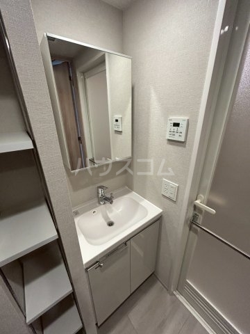 ����4