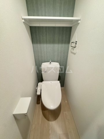 ����4