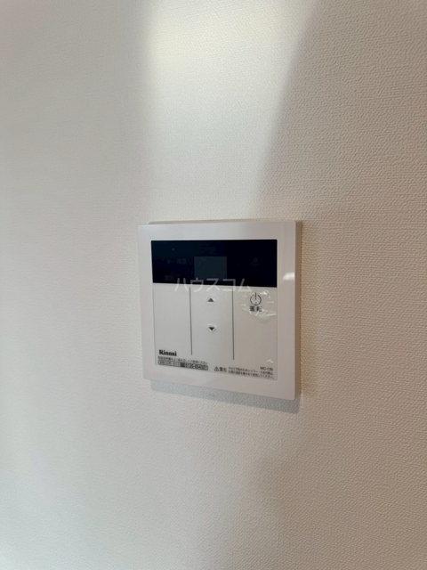 ����12