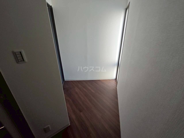����19