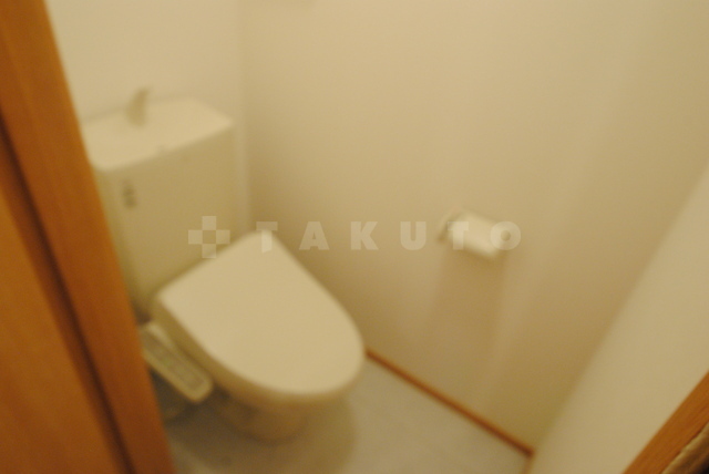 ����4