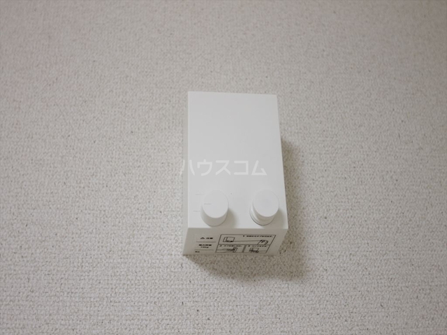 ����10