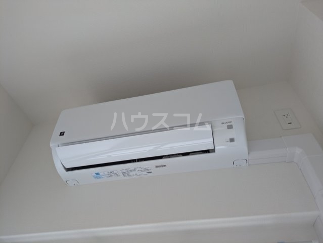 ����12