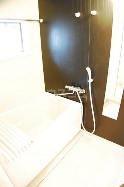 ����3