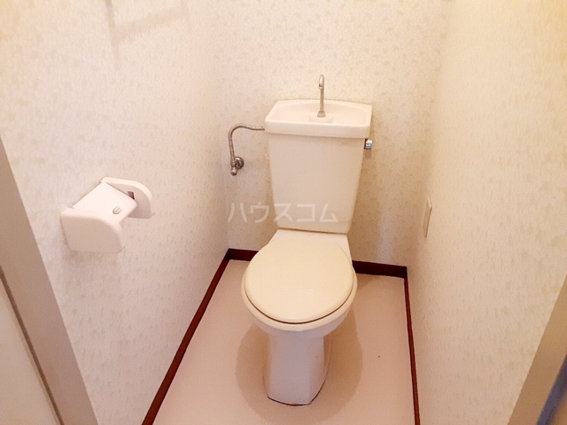 ����4