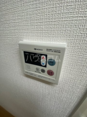 ����18
