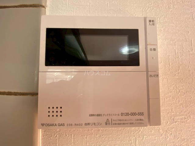 ����12
