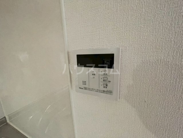 ����18