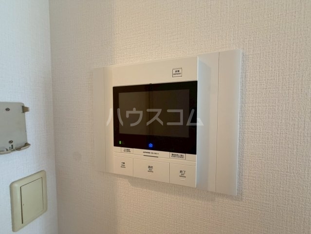 ����21