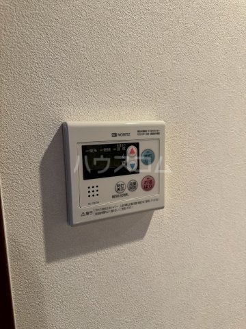 ����16