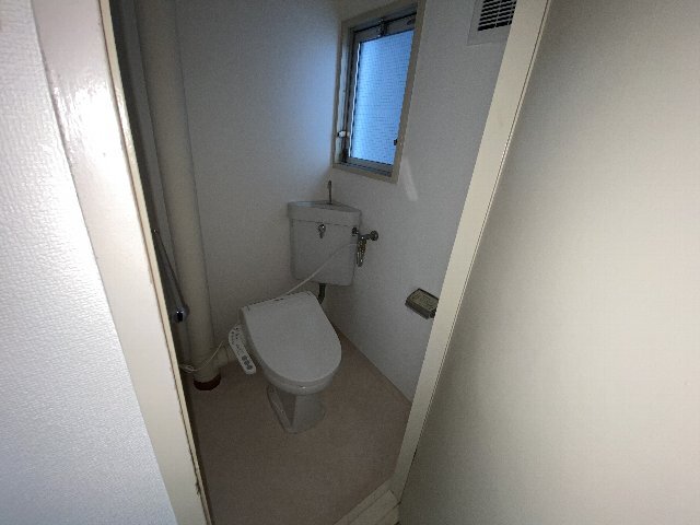 ����4