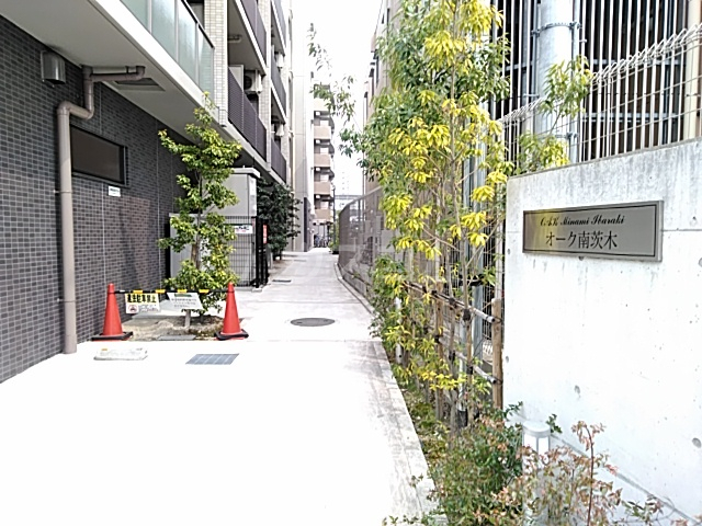 ����10