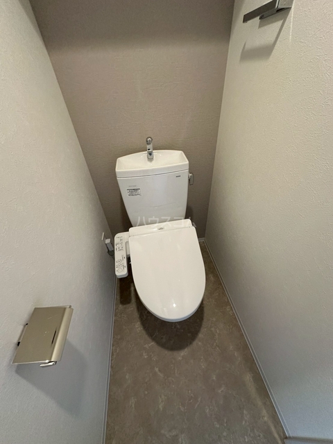 ����15
