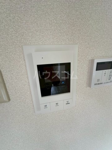 ����12
