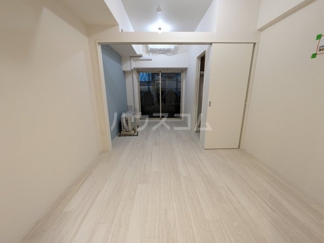 ����1