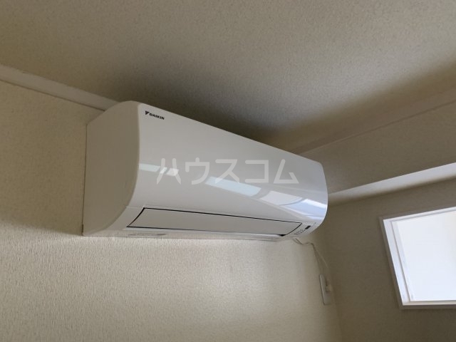 ����20