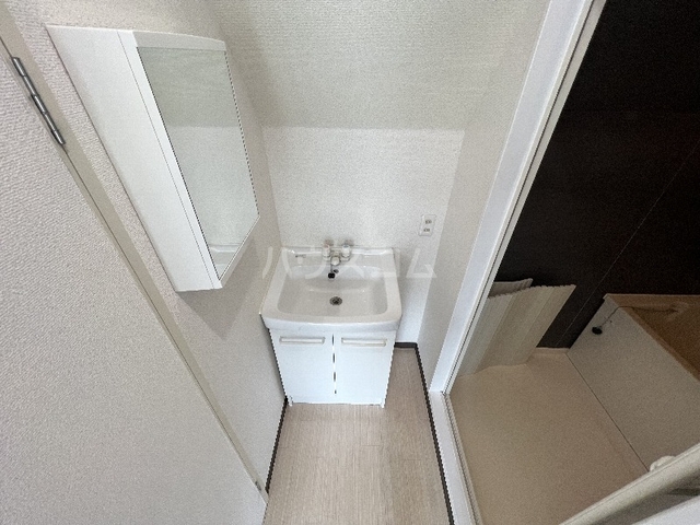����5