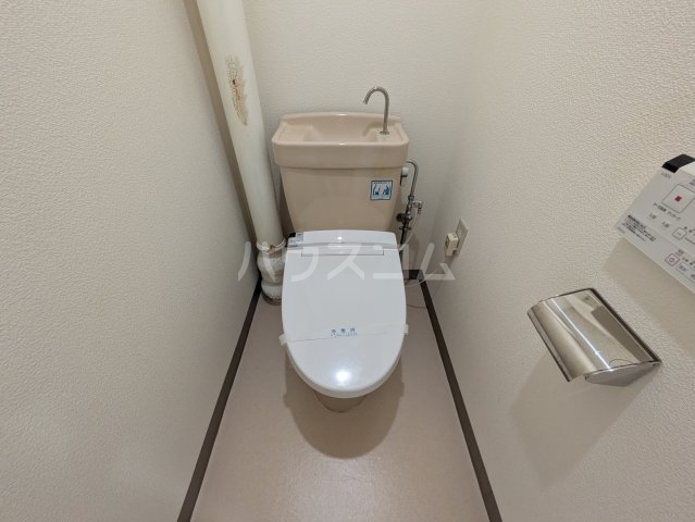 ����4