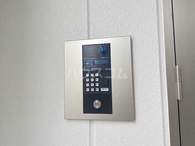 ����21
