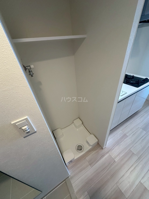 ����20