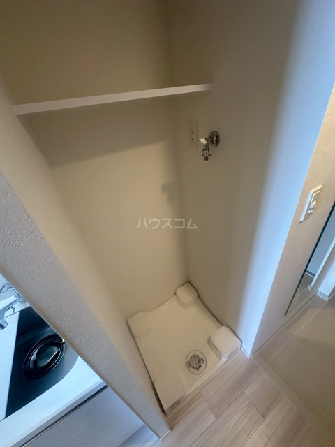 ����20