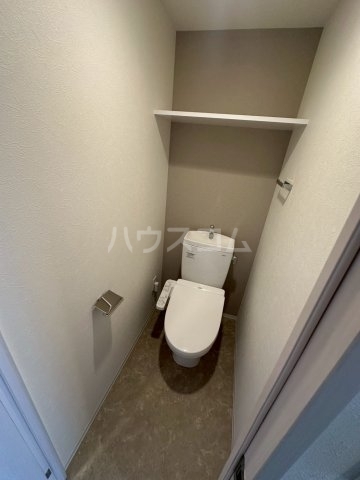 ����4