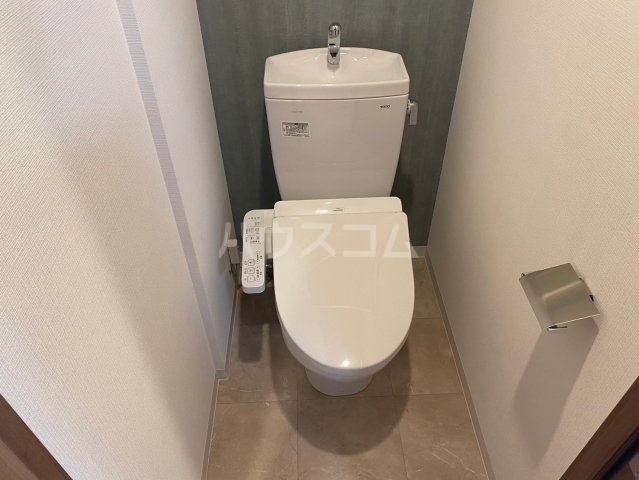 ����4